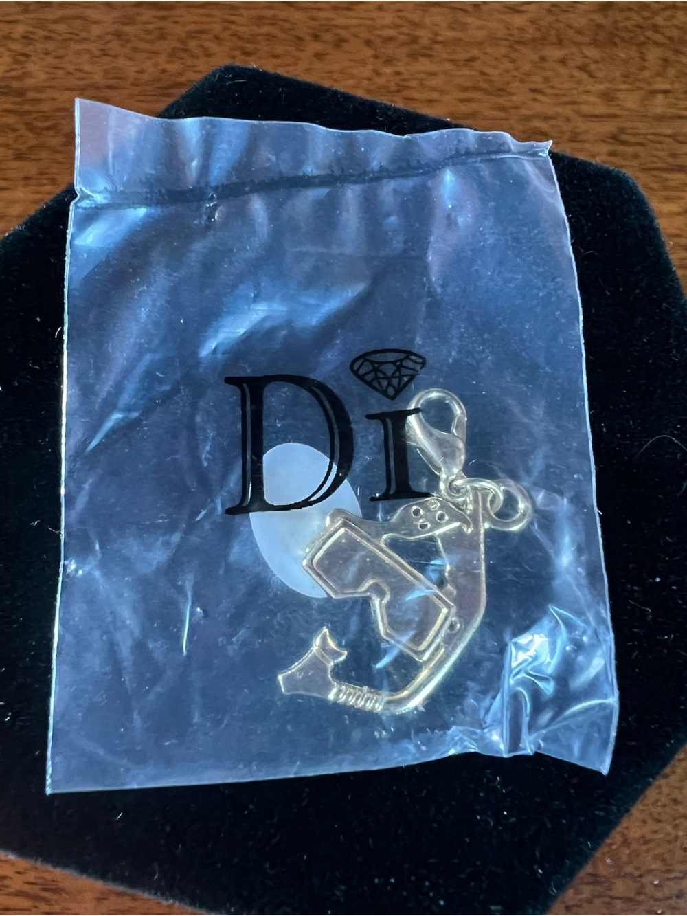 Choose One: $8 Bracelet Charms - Picture 4 of 7